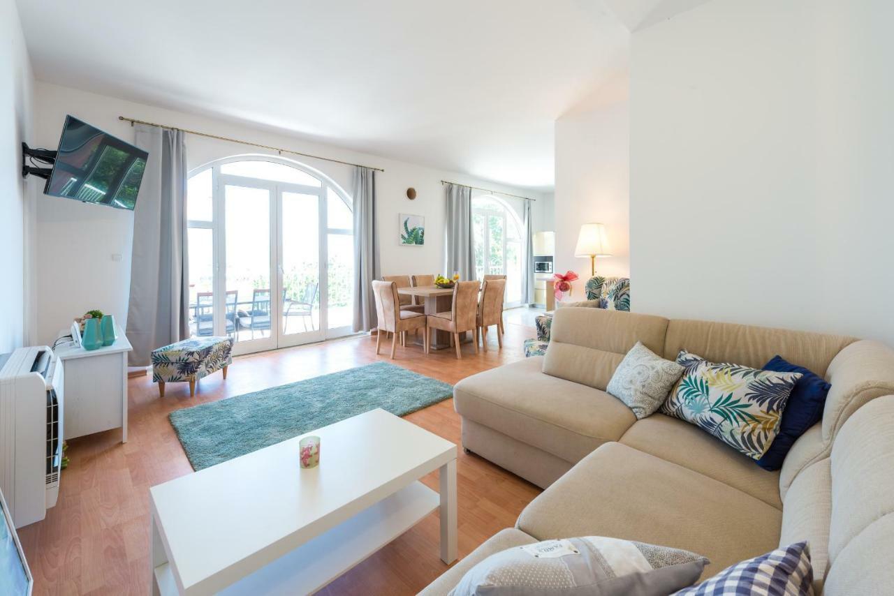Villa Belvedere Затон Экстерьер фото
